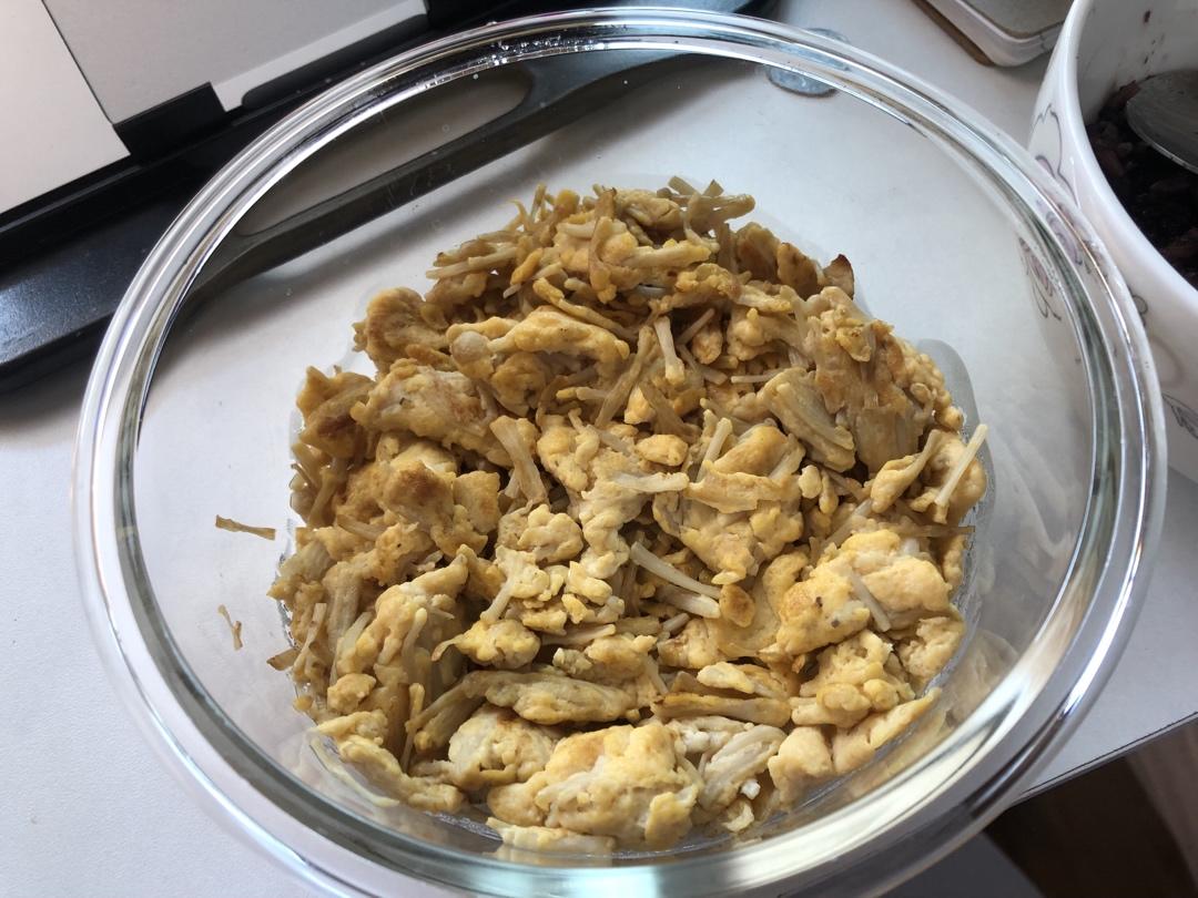 好吃营养的金针菇煎蛋
