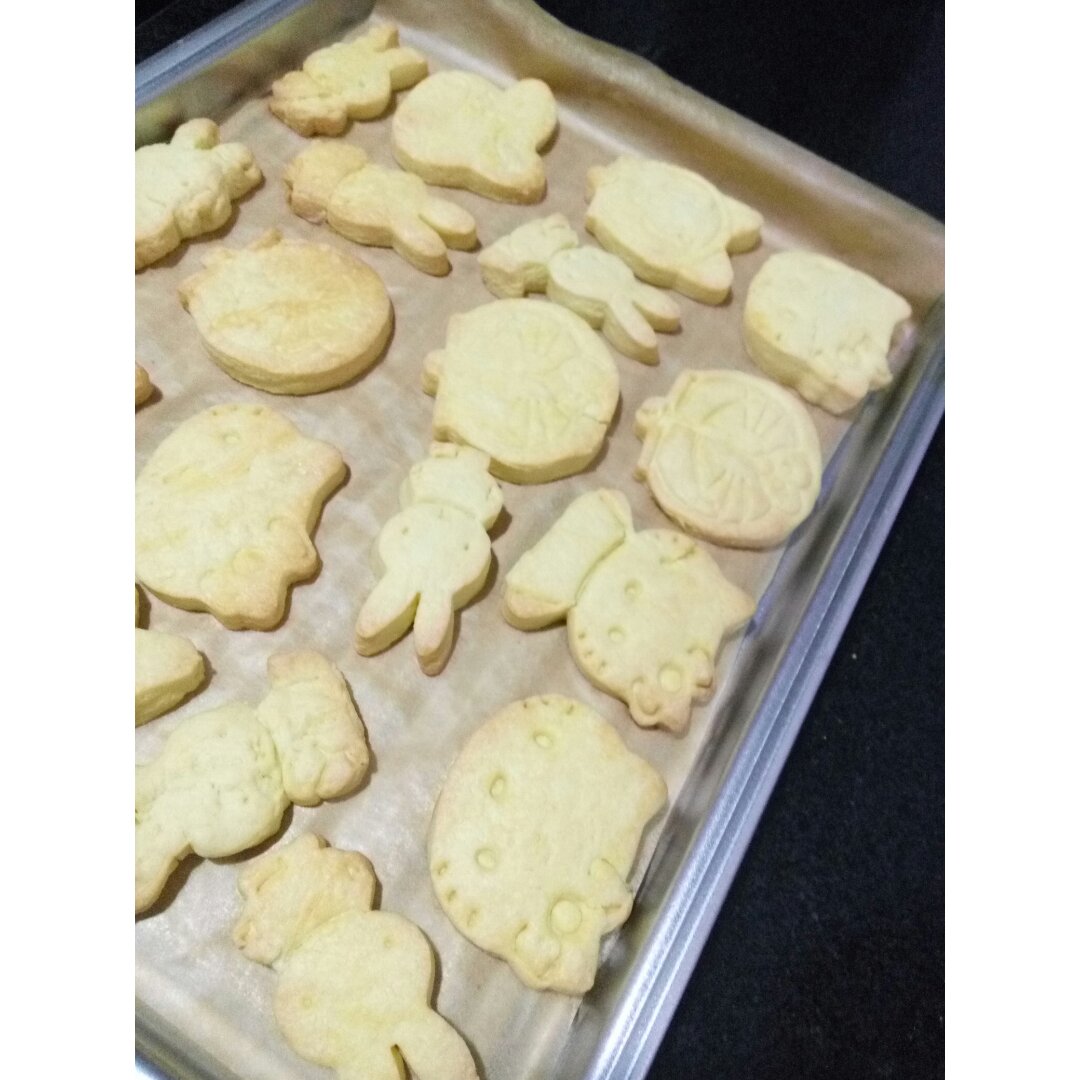 超简单！好吃又平整的糖霜饼干底的做法（附贴心小提示哦）