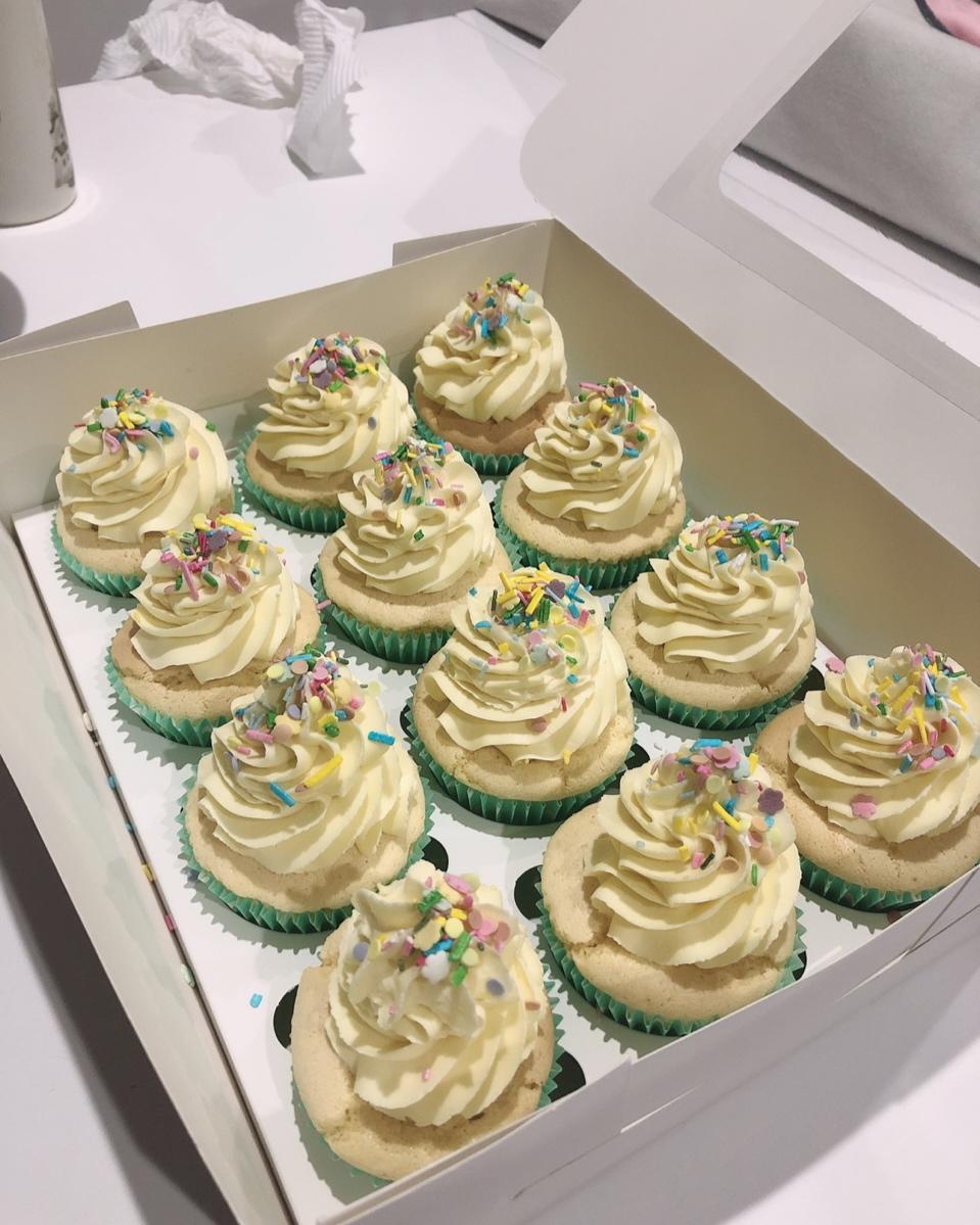 原味海绵纸杯蛋糕（非常适合裱花、盖糖皮的cupcake方子）