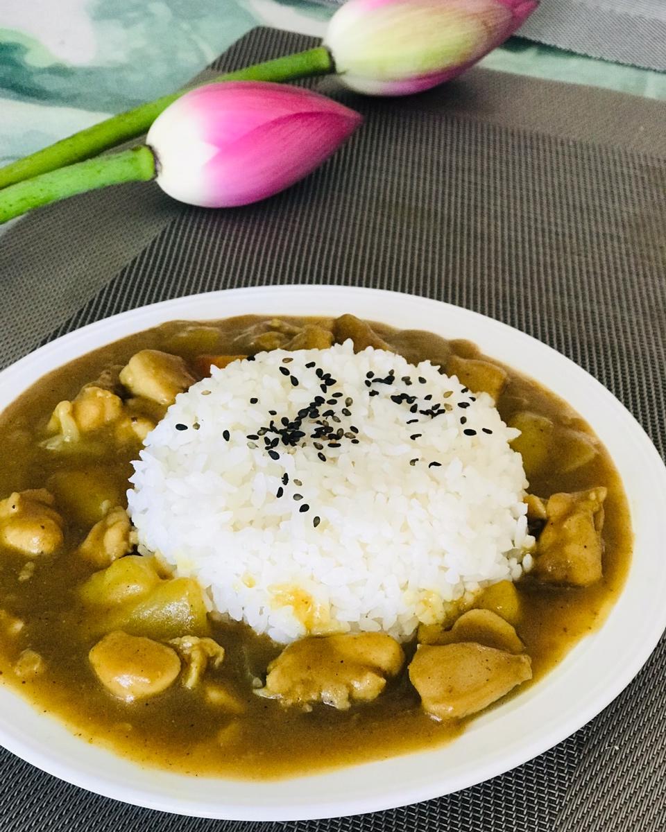 Mr董的招牌咖喱牛肉饭