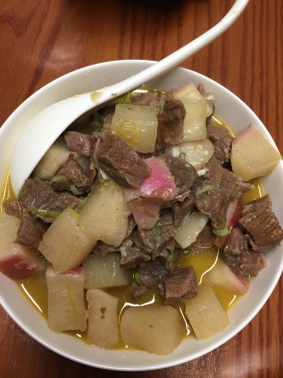 牛肉炖萝卜
