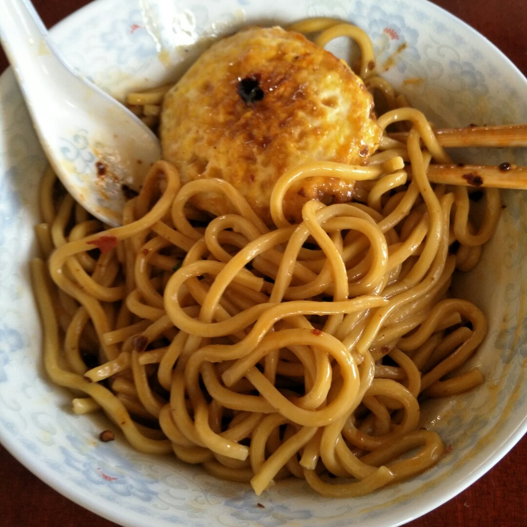 辣辣的干拌面