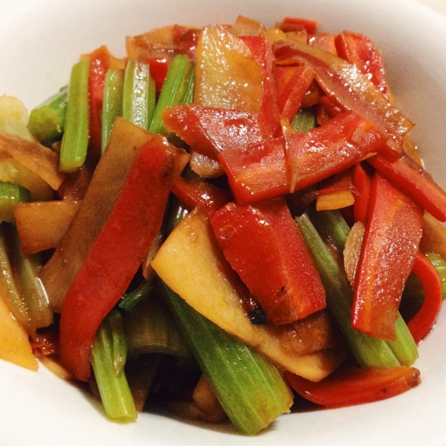胡萝卜丝炒土豆丝