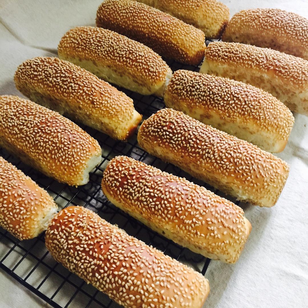 左耳听花落做的香软芝麻棒面包