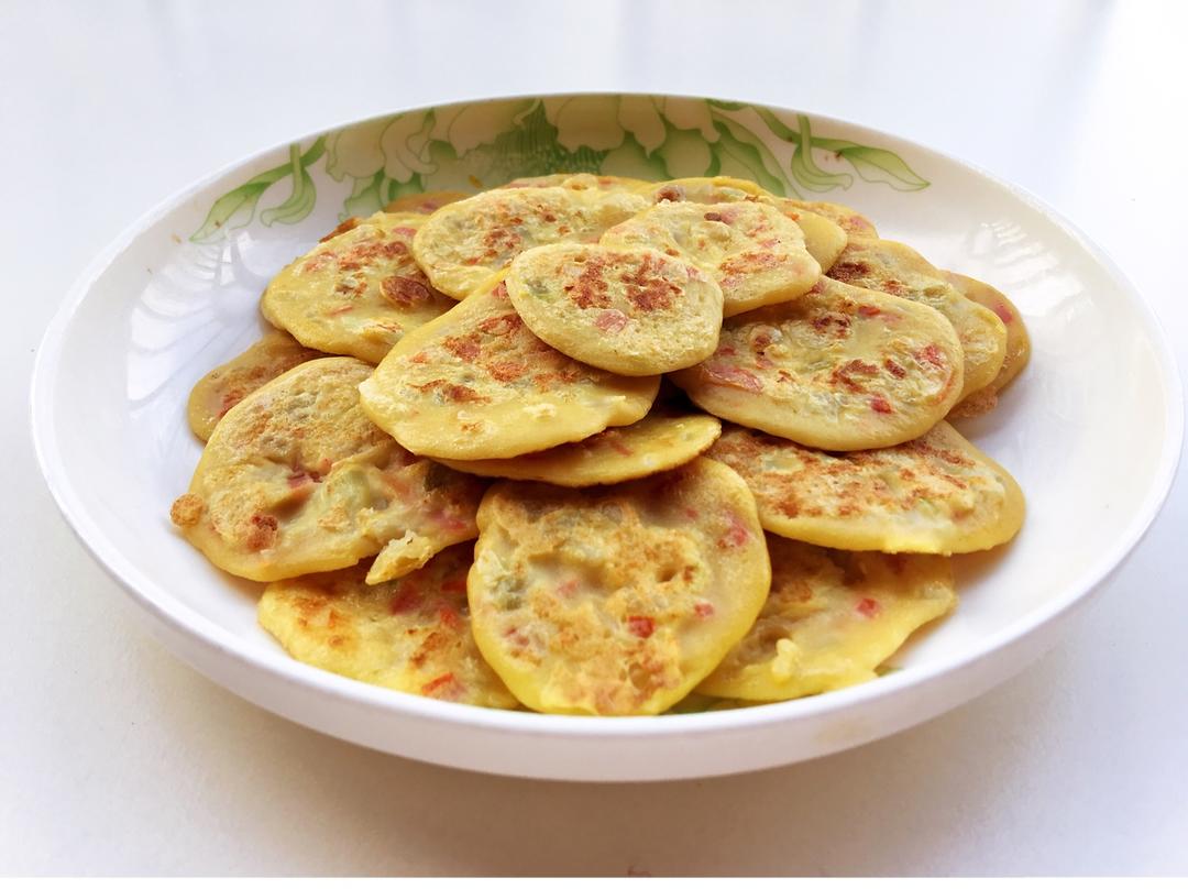 宝宝辅食：营养多彩蔬菜鸡蛋小饼