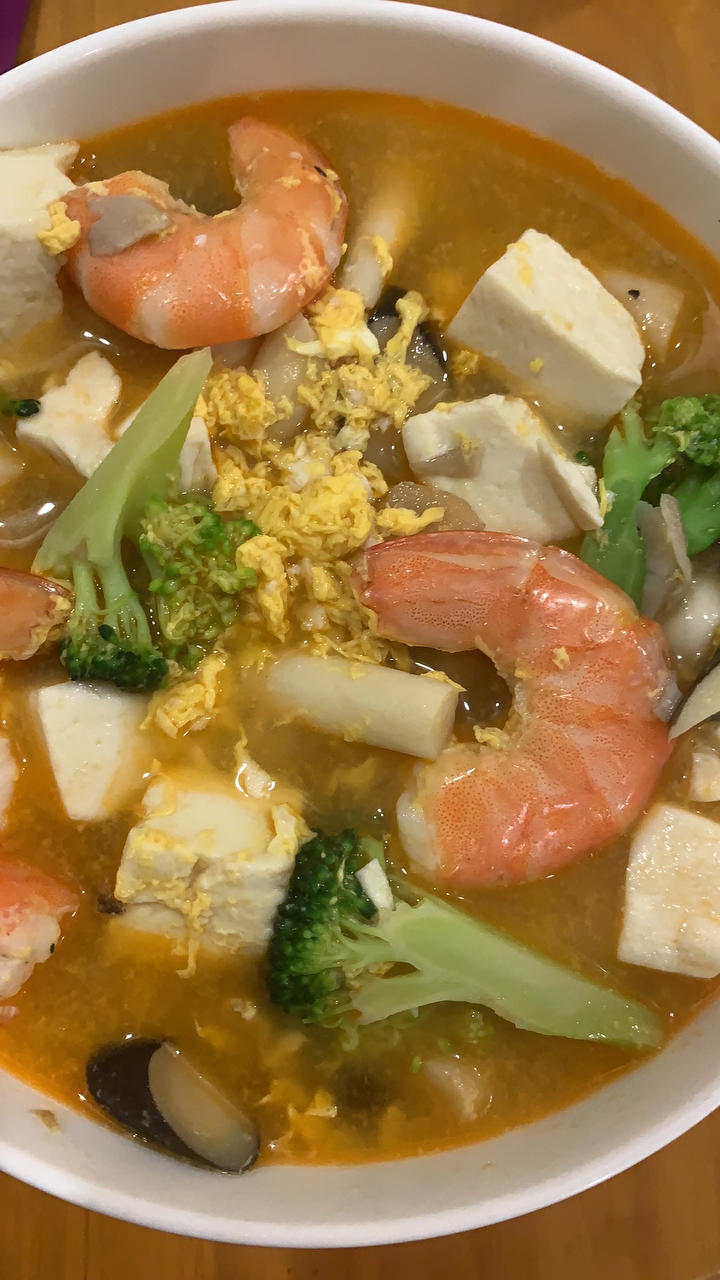 豆腐鲜虾菇菌汤