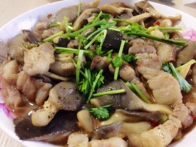平菇炒肉