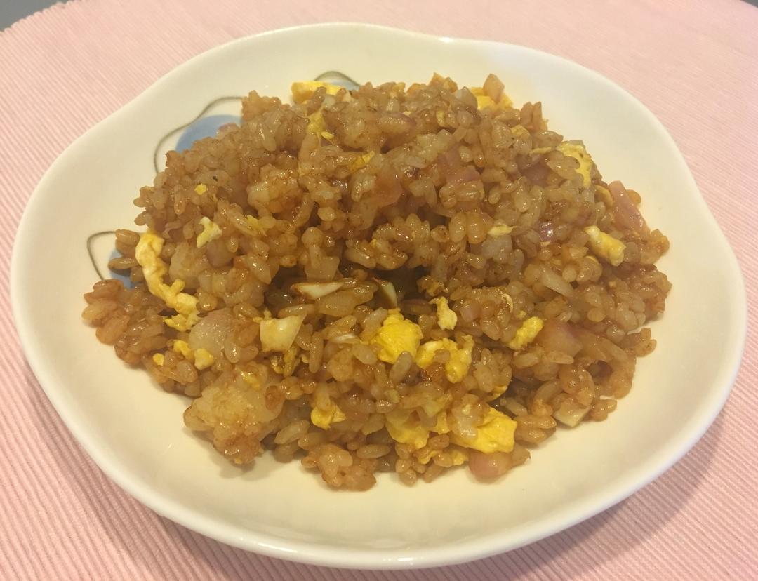 酱油蛋炒饭的做法