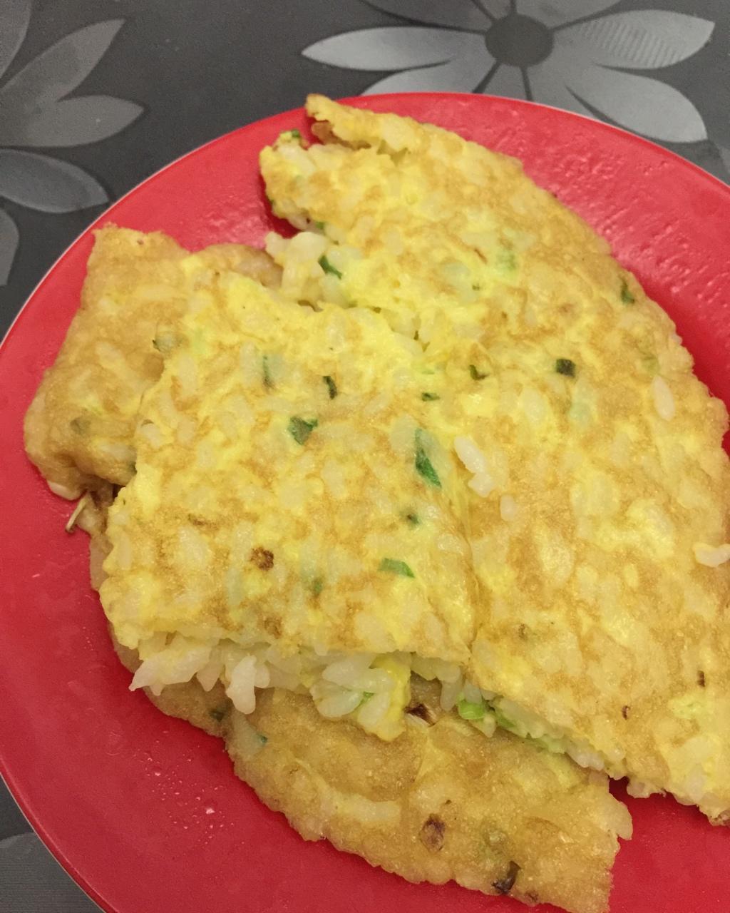 melissa-xyy做的米饭蛋饼(剩米饭煎蛋饼)