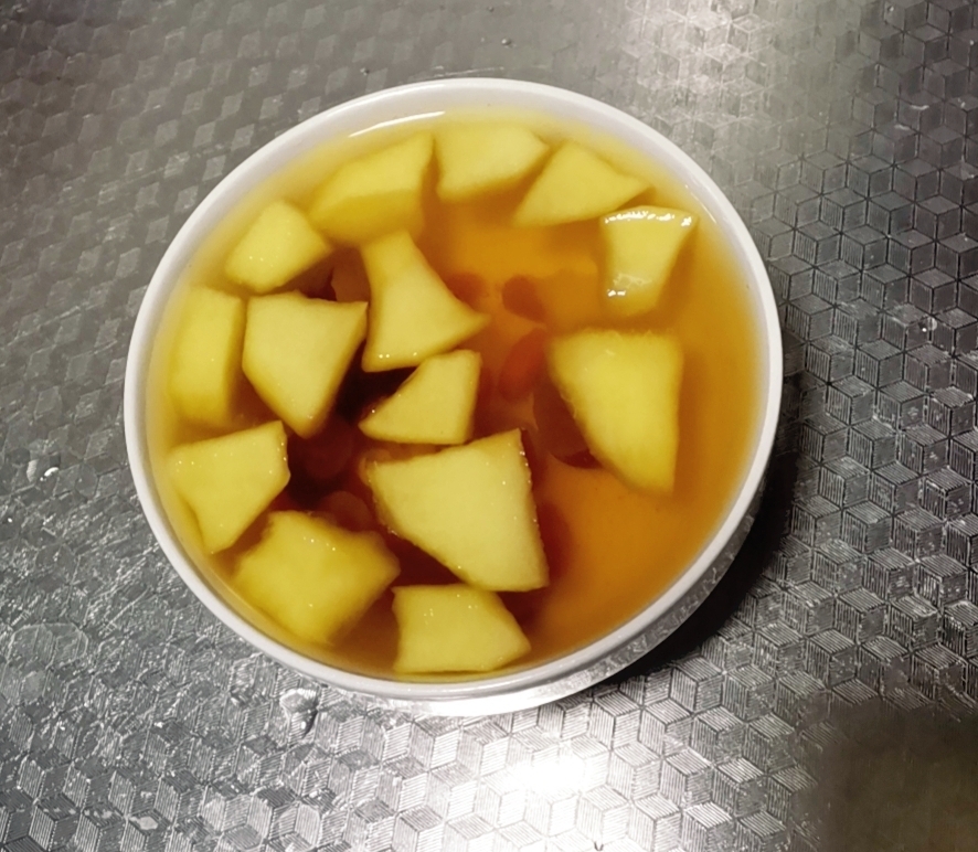 苹果红枣枸杞汤的做法