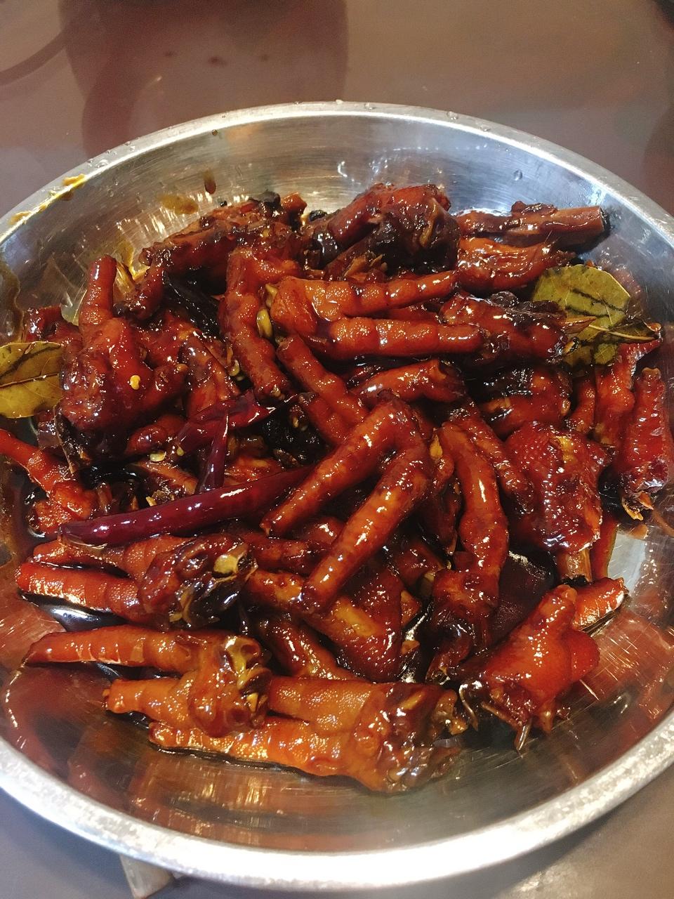 默默哒南瓜做的香辣卤鸡爪