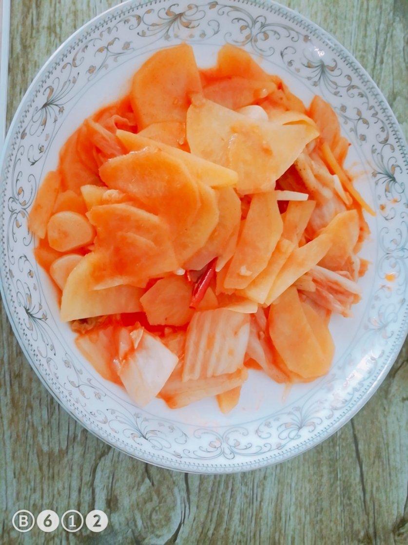 辣白菜炒土豆片