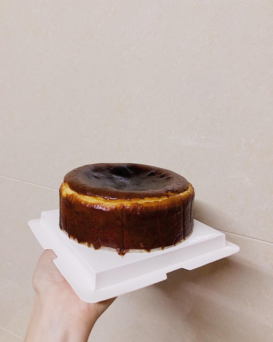 “烧伤”的奶酪蛋糕Burnt cheese cake