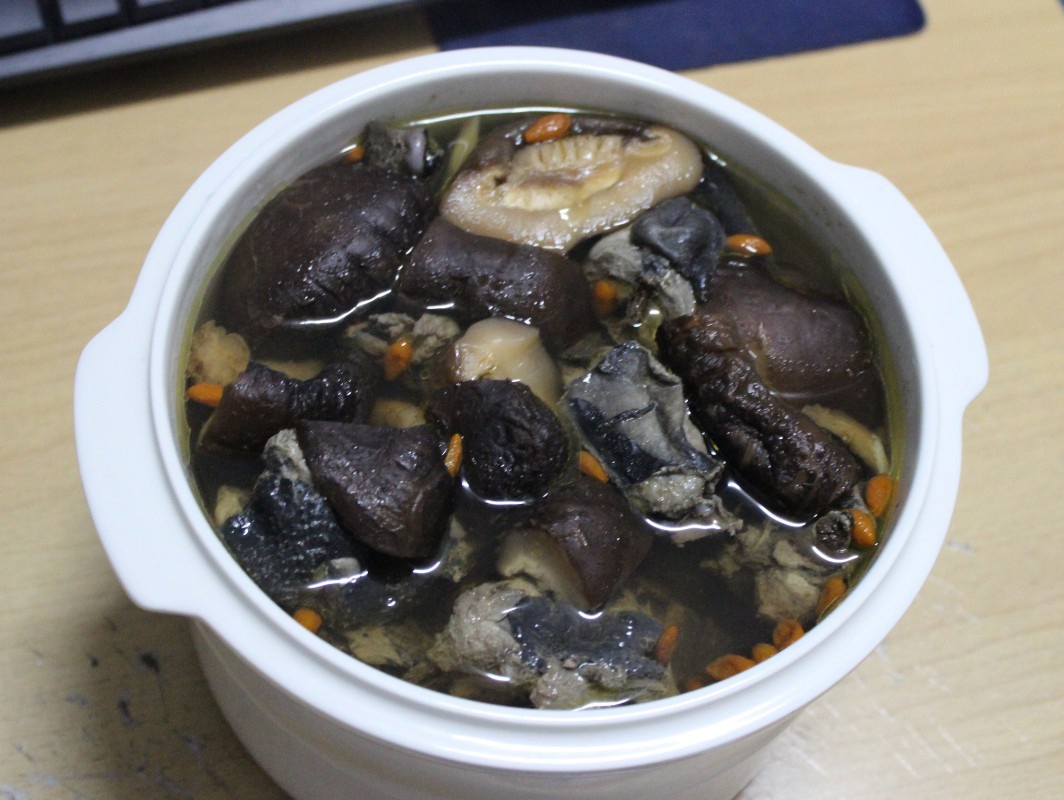 当归党参乌鸡汤