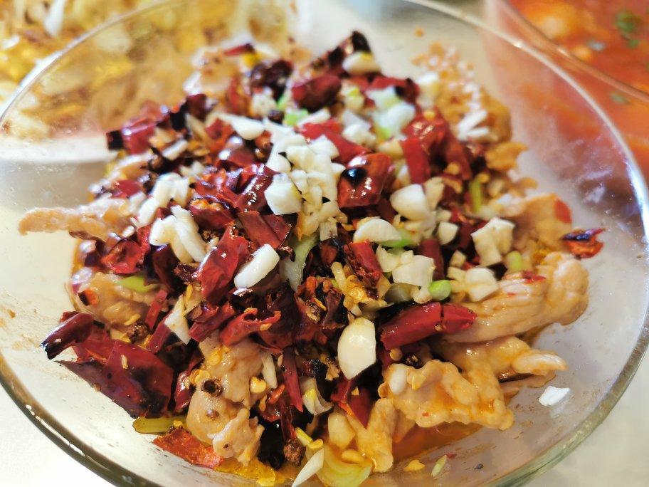 厨师长教你：“水煮肉片”的正宗做法，这味道真的很四川