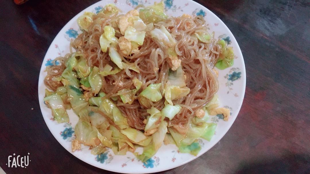 包菜粉丝炒鸡蛋
