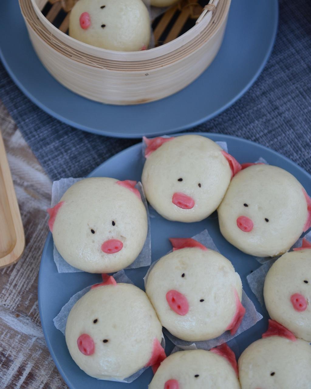 贪吃蕃茄做的小猪奶黄包