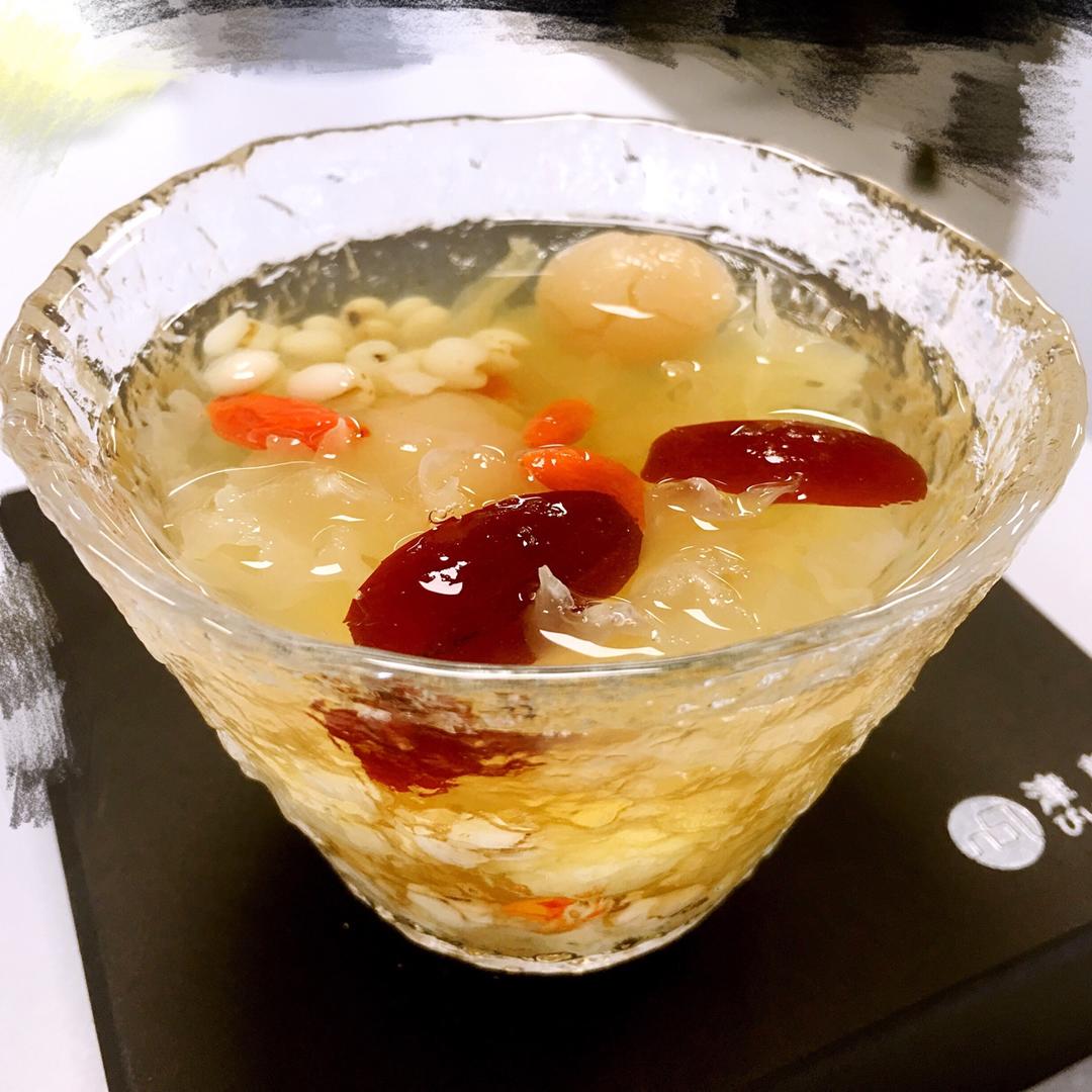 回回417做的红枣薏米银耳羹