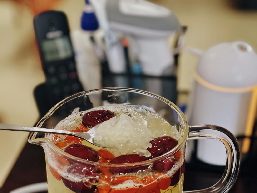 冰糖银耳红枣汤