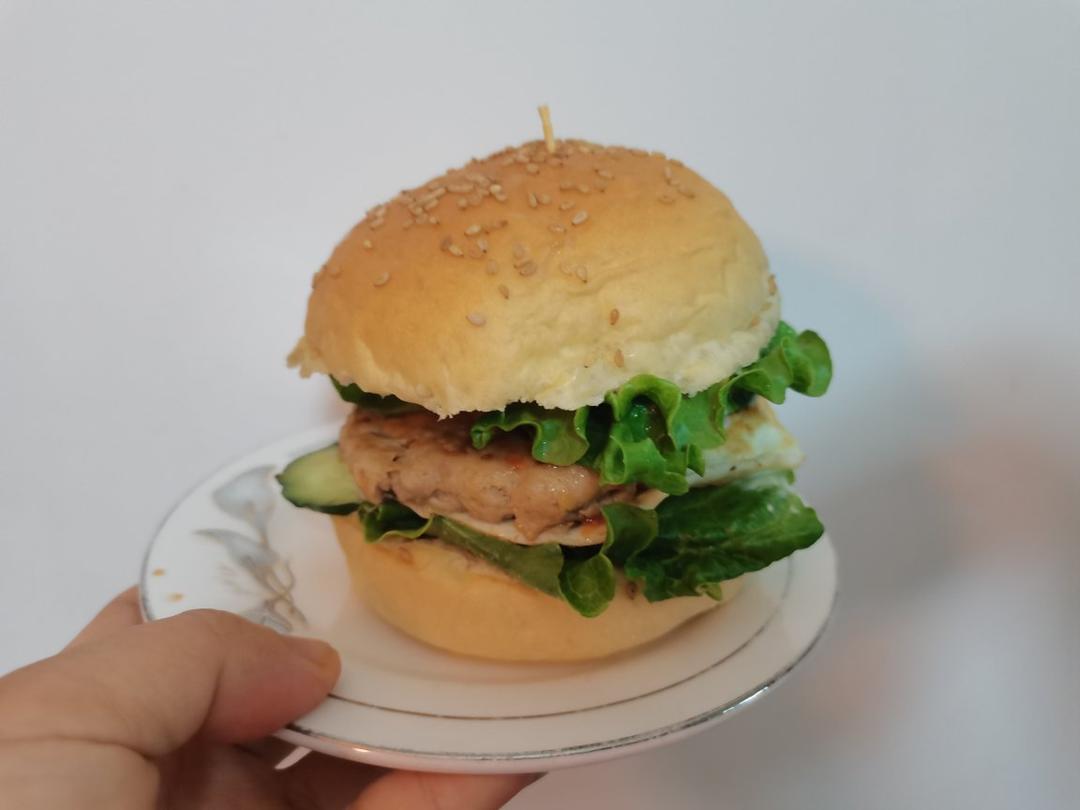 肯德基早餐汉堡轻松在家做 ---『玉米鸡肉汉堡包』