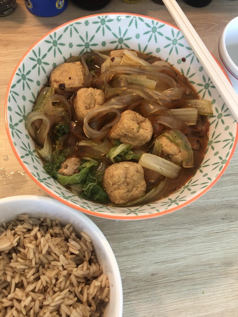家常白菜炖粉条加豆腐泡