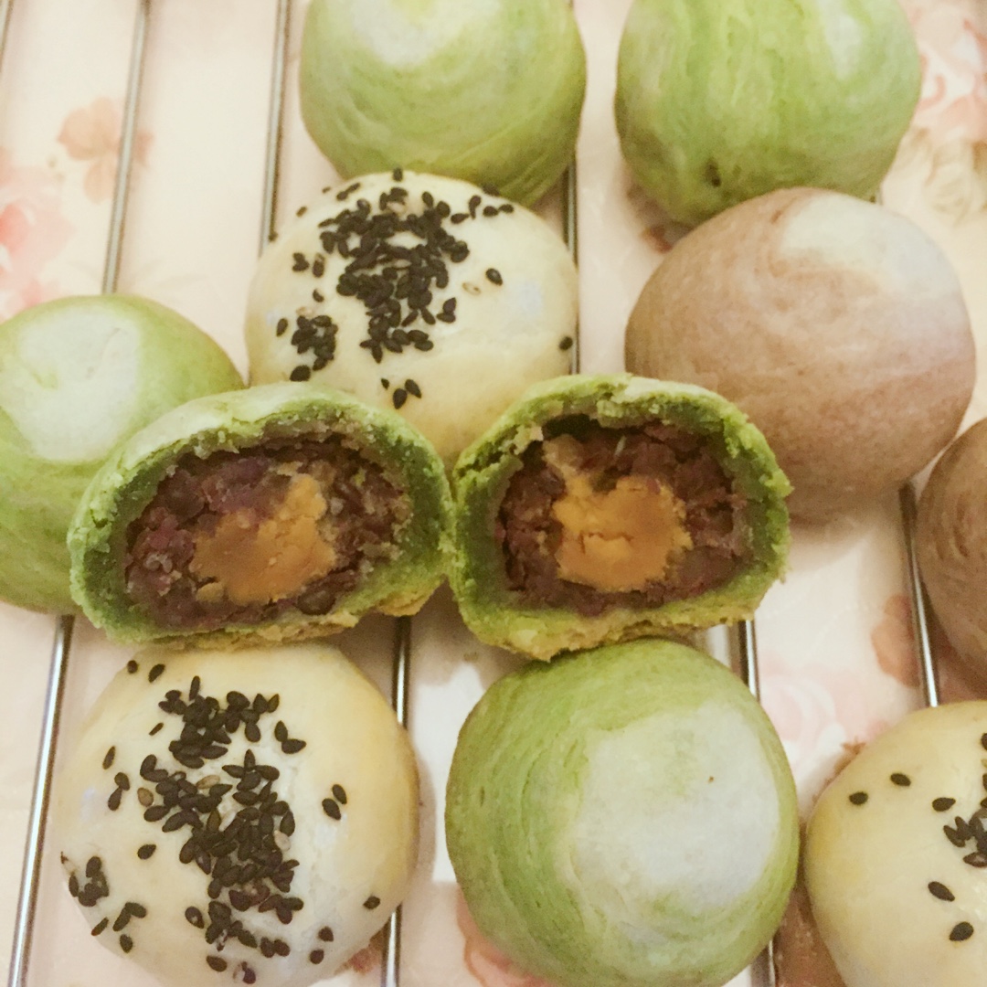蛋黄酥~紫薯、抹茶、原味~花好月圆，中秋快乐~内附一次做六色蛋黄酥方法~