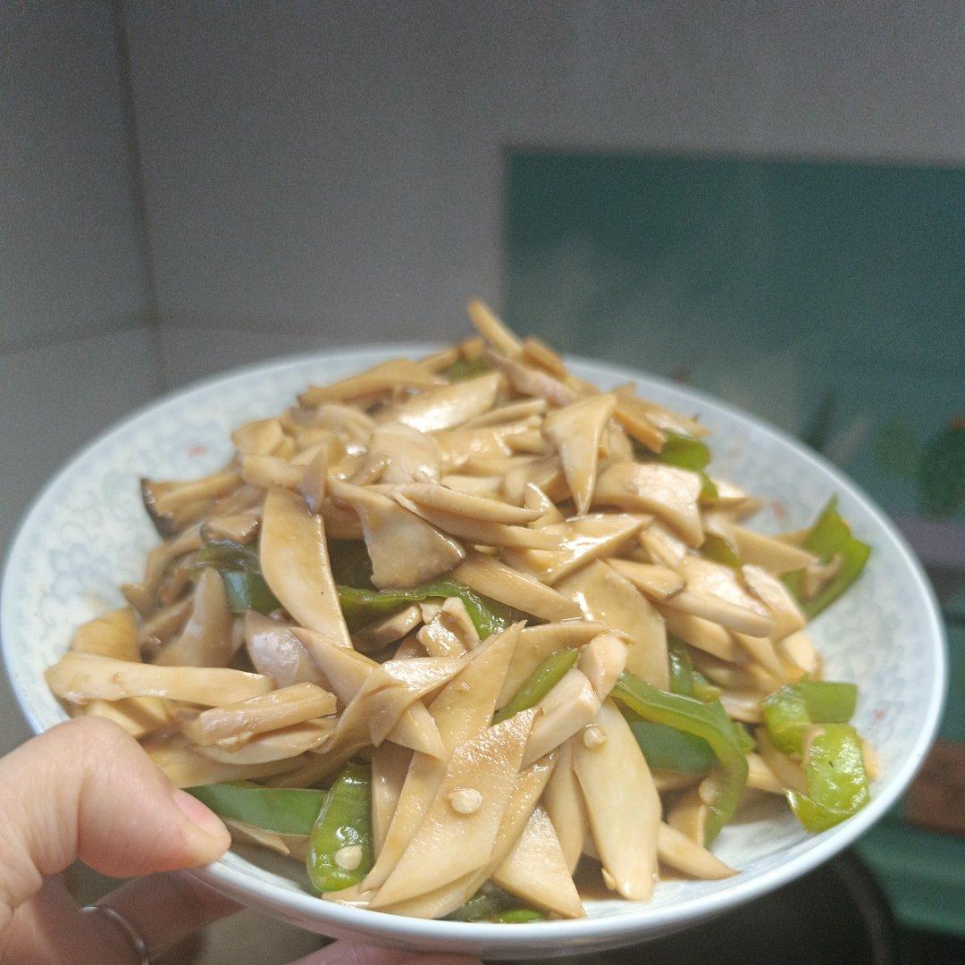 青椒素炒杏鲍菇