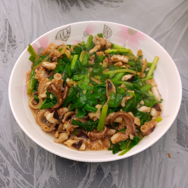 鱿鱼（八爪鱼）炒韭菜的做法