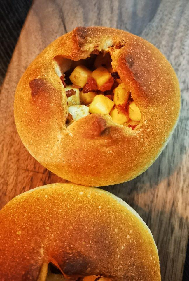 全麦芝士熔岩面包