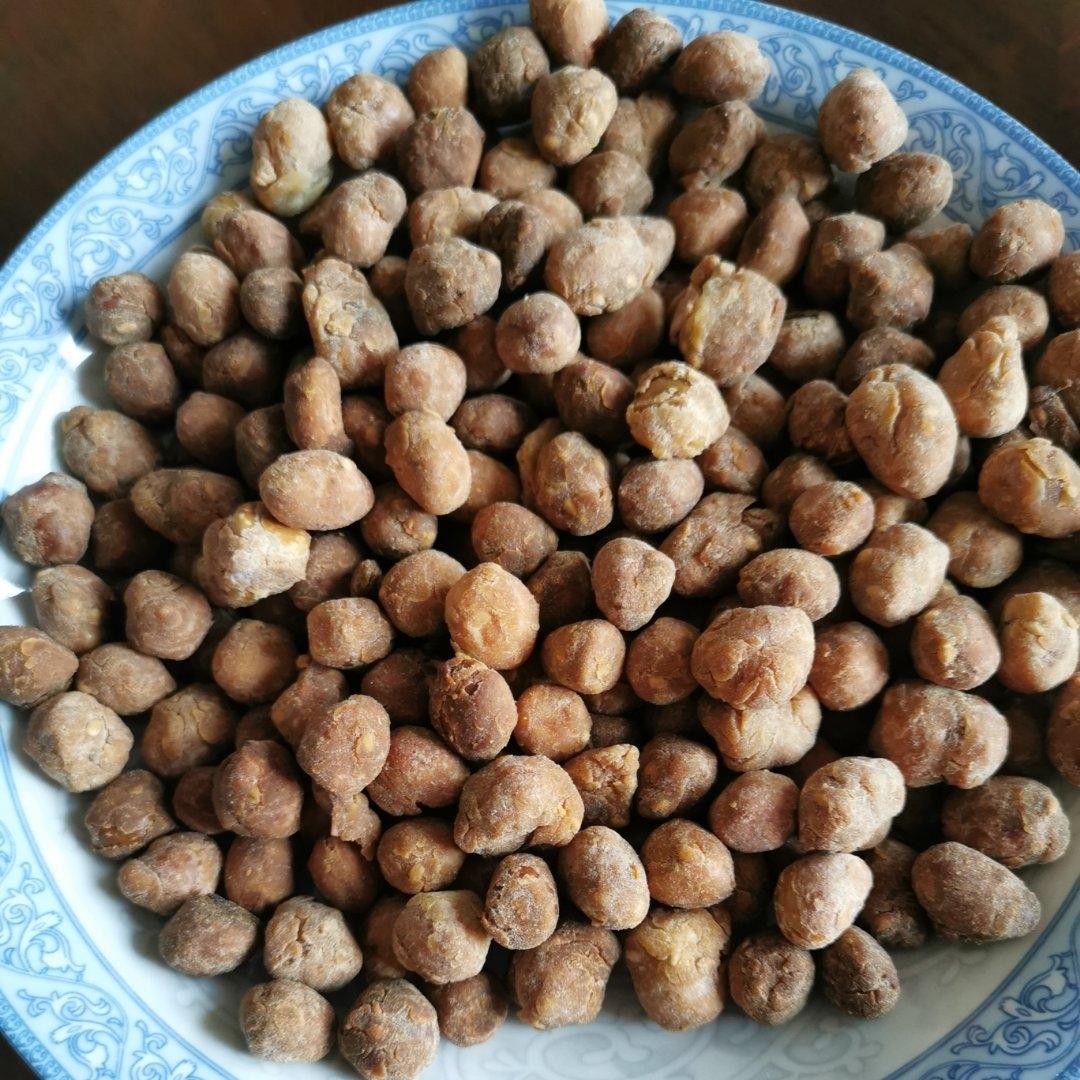 【创意小厨娘】四川特色小吃——酥皮花生，酥脆可口，满嘴留香，简单易学而且还好吃。