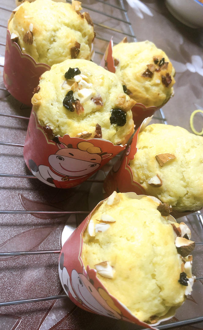 只需搅拌入烤箱的香蕉麦芬