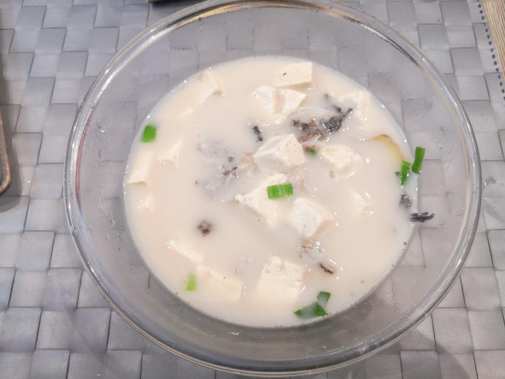 鲫鱼豆腐汤