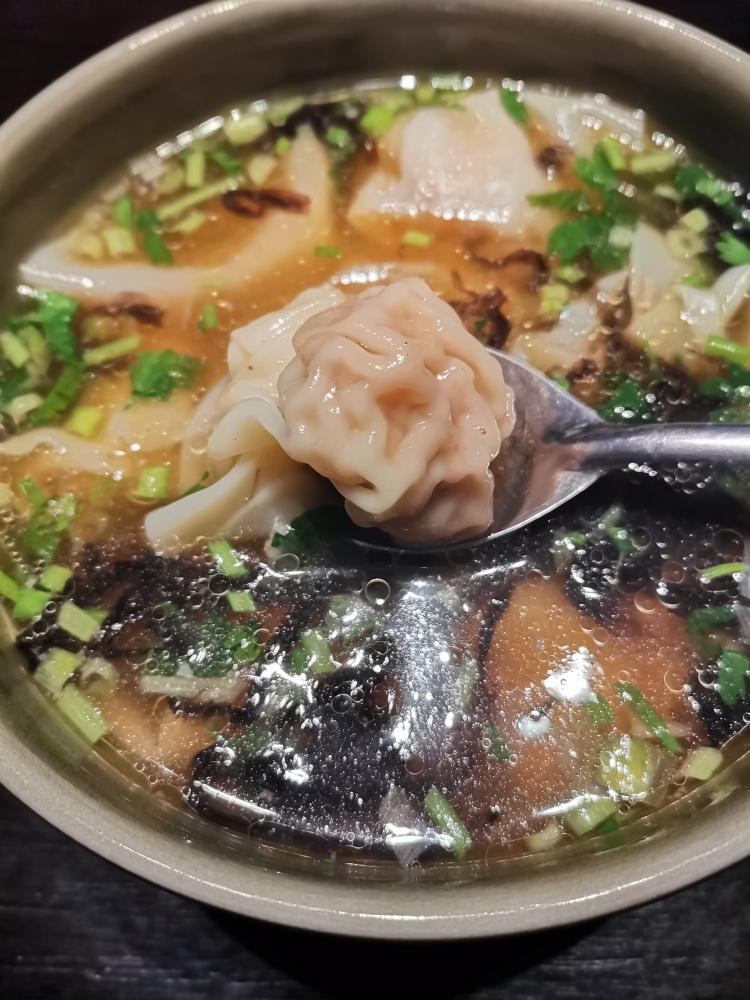 鲜虾馄饨--我不相信手掌的纹路，但我相信手掌加上手指的力量