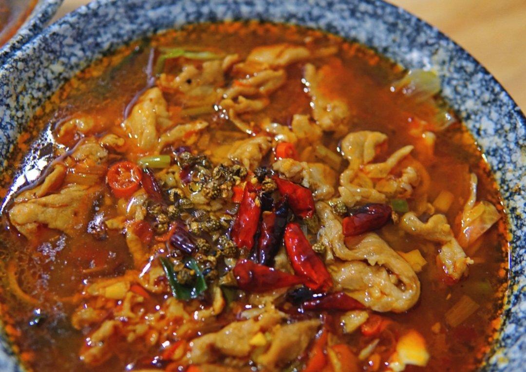 厨师长教你：“水煮肉片”的正宗做法，这味道真的很四川