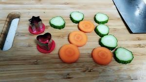 水煎鸡胸肉蔬菜藜麦沙拉的做法 步骤3