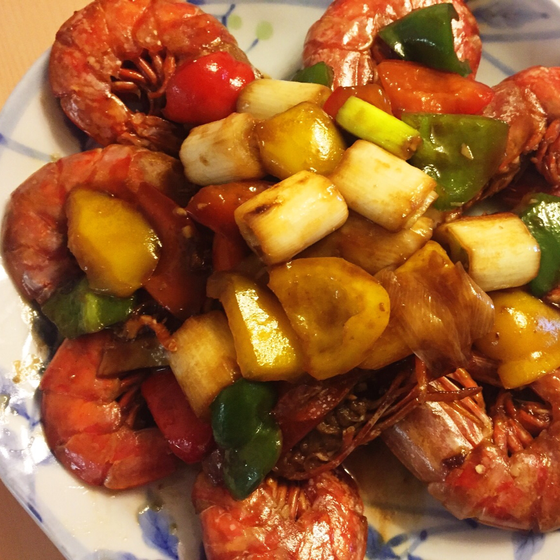 红烧海虾 酱爆蛤蜊 蜜汁鸡翅 葱拌豆腐