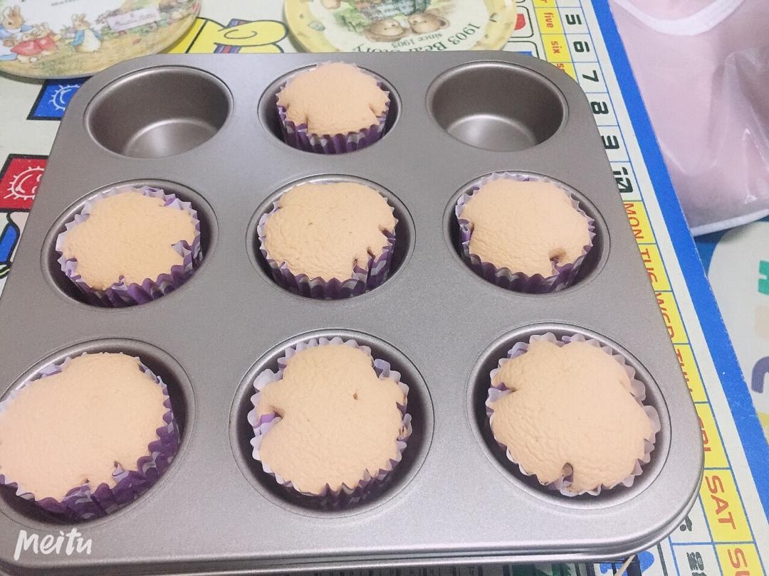 黑麦红丝绒迷你纸杯蛋糕