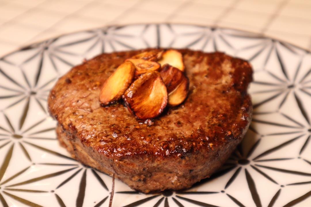 完美五分熟厚切菲力牛排，健身日的小放纵