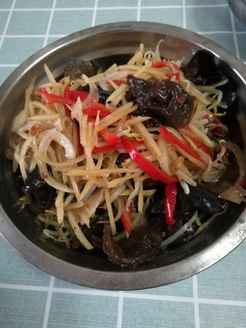 洋葱木耳拌面筋