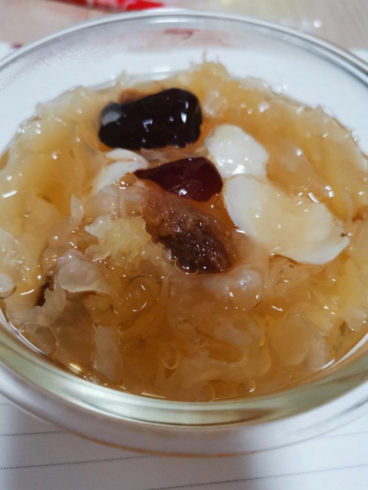 百合红枣银耳汤