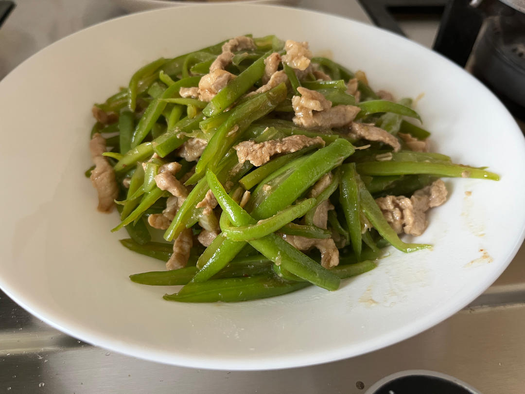 炒肉就得嫩—豆角炒肉（四季豆）
