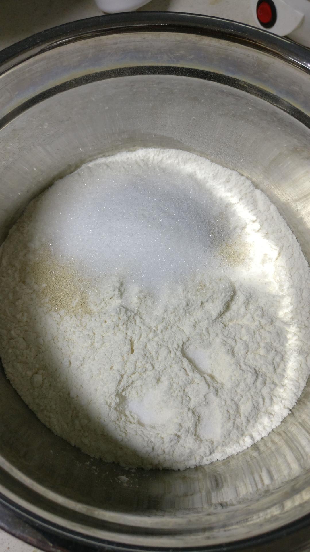 纯奶手撕吐司的做法 步骤1