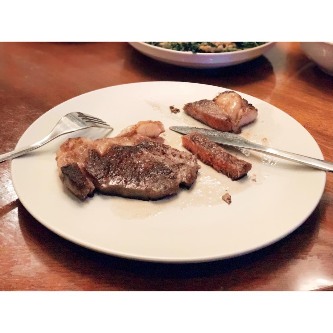 四分钟煎好一块鲜嫩多汁的牛排