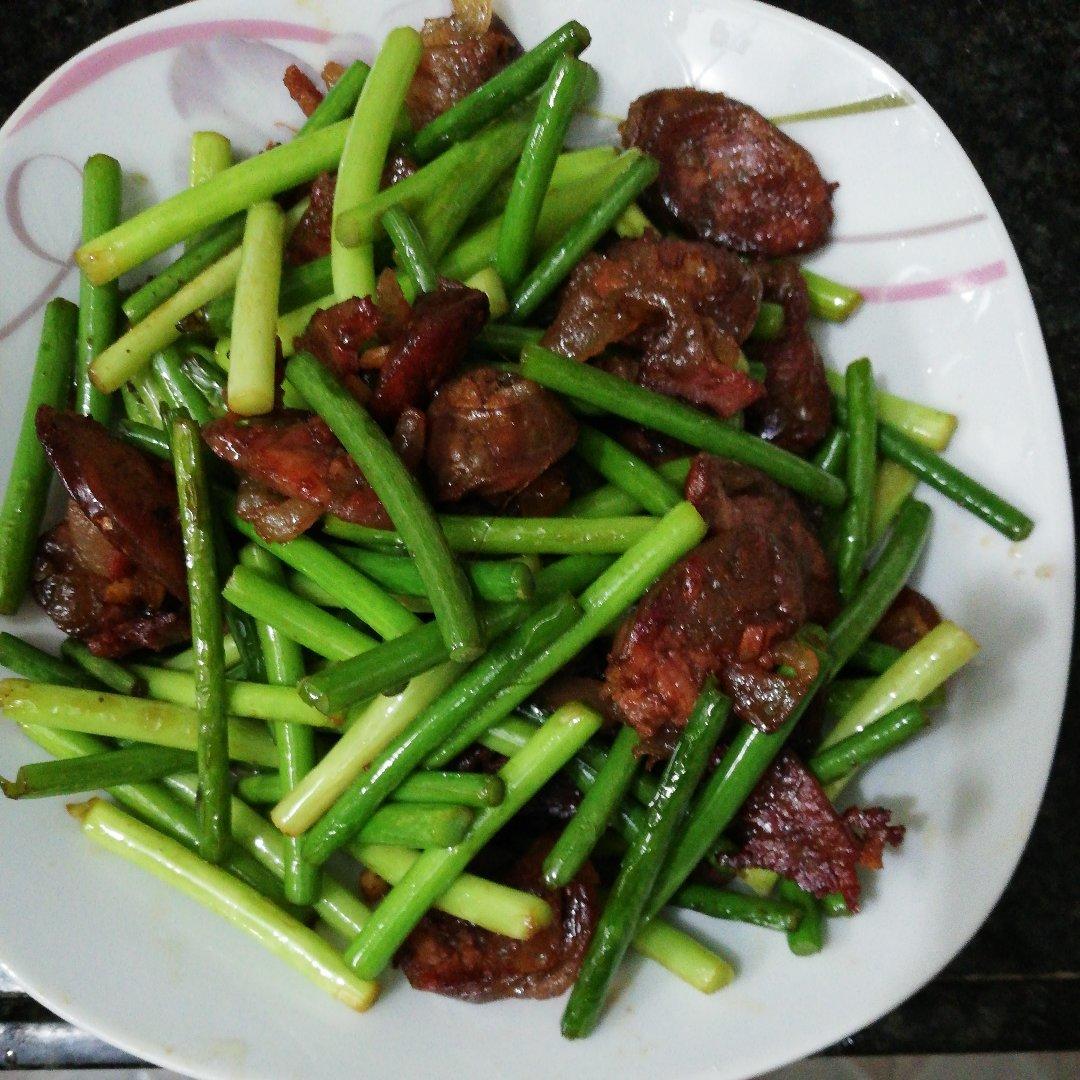 蒜苔炒香肠（快手菜）