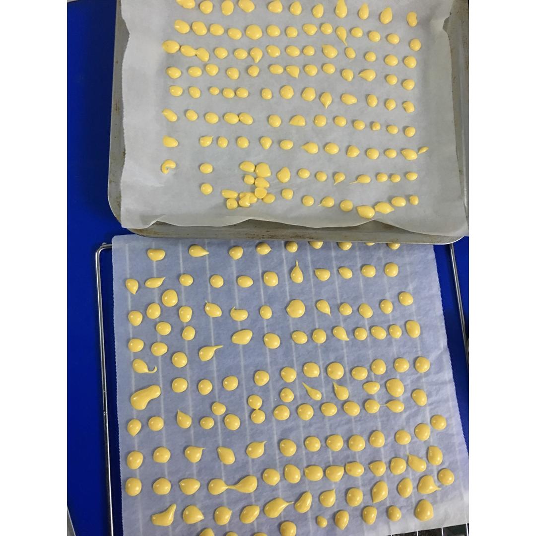 入口即化的无添加蛋黄溶豆