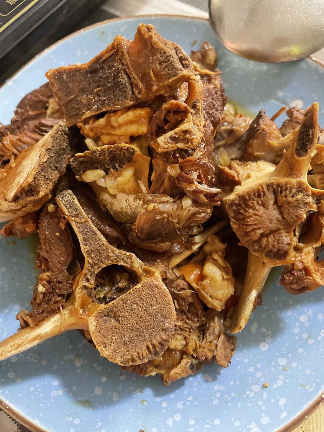 味道绝对正宗的红焖羊蝎子