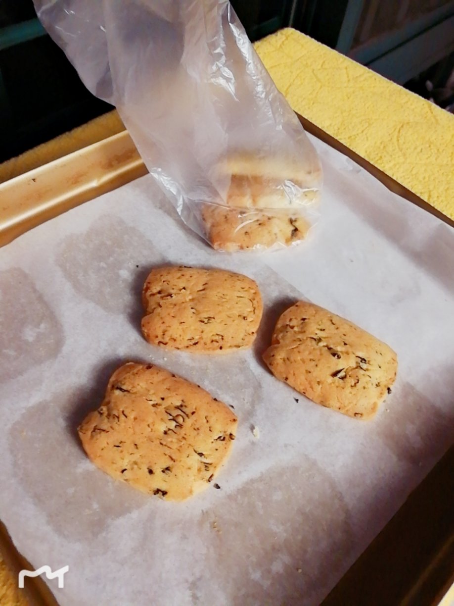 鲜酥咸香的香葱海苔饼干——葱香曲奇plus版/烘焙视频饼干篇7