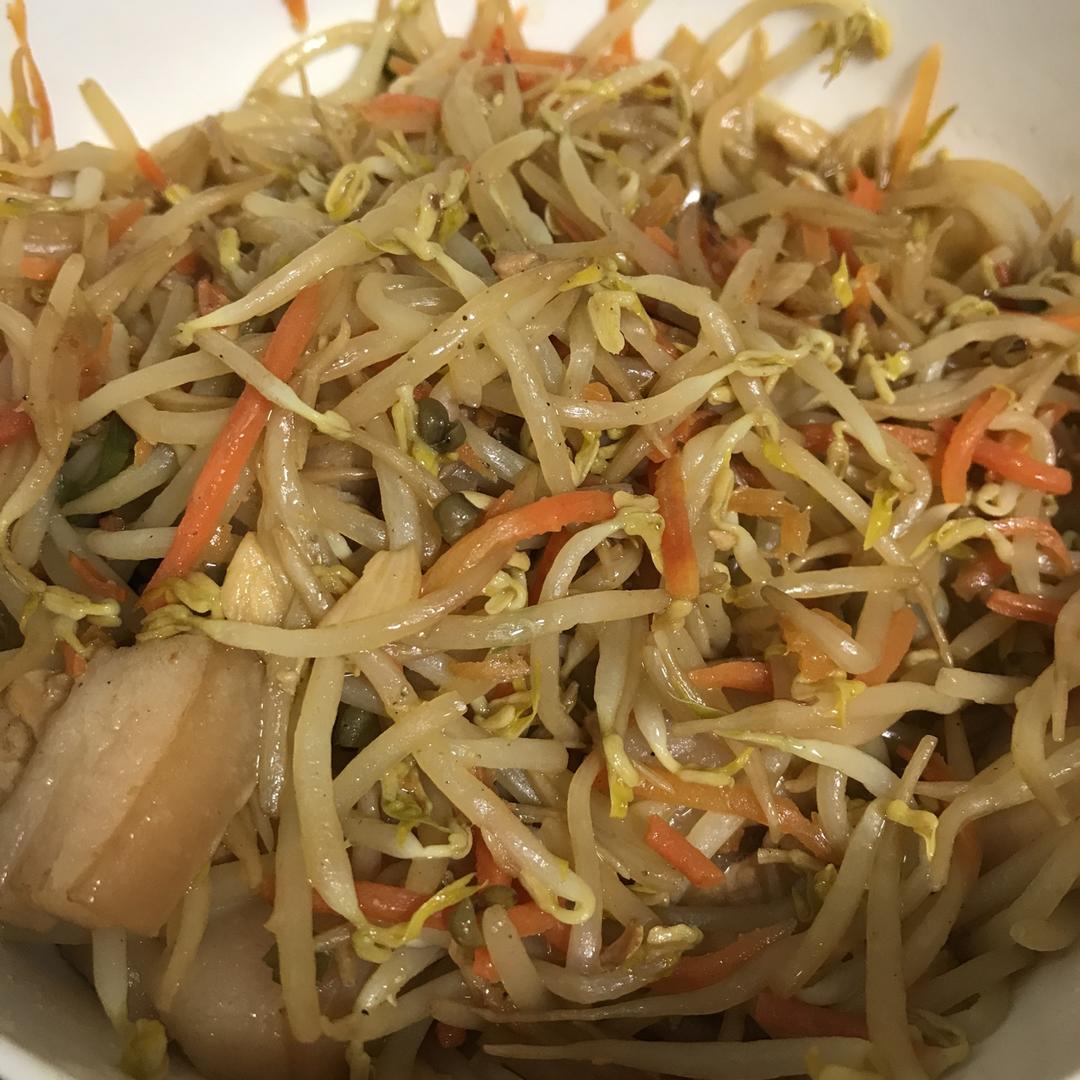 胡萝卜炒豆芽