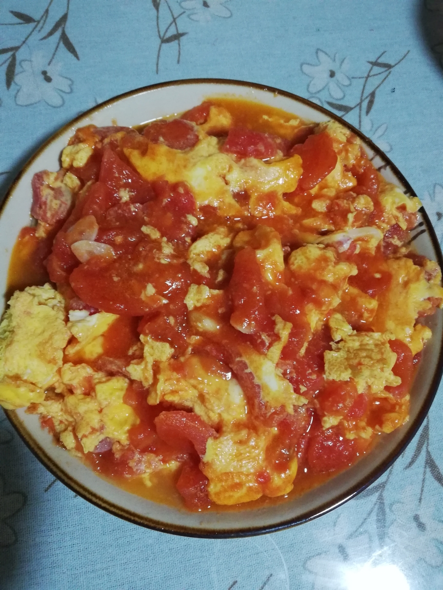 西红柿焖鸡蛋的做法