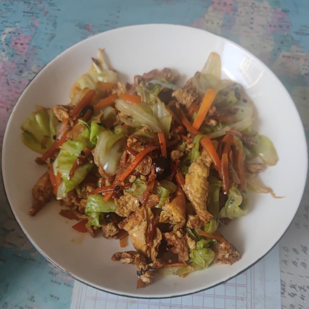 超级下饭的家常菜！给肉都不换的包菜炒鸡蛋